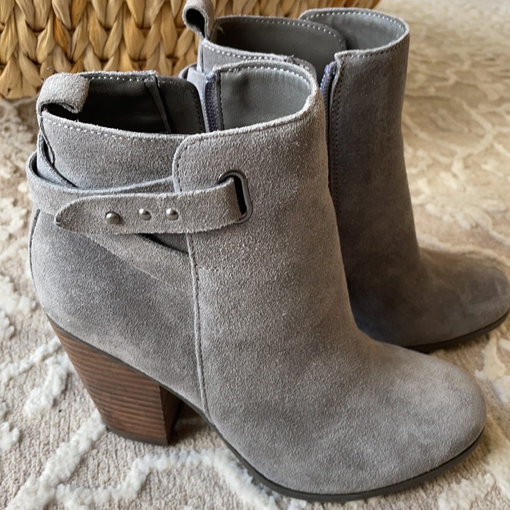 Michael by Michael Shannon Lexi suede gray boots